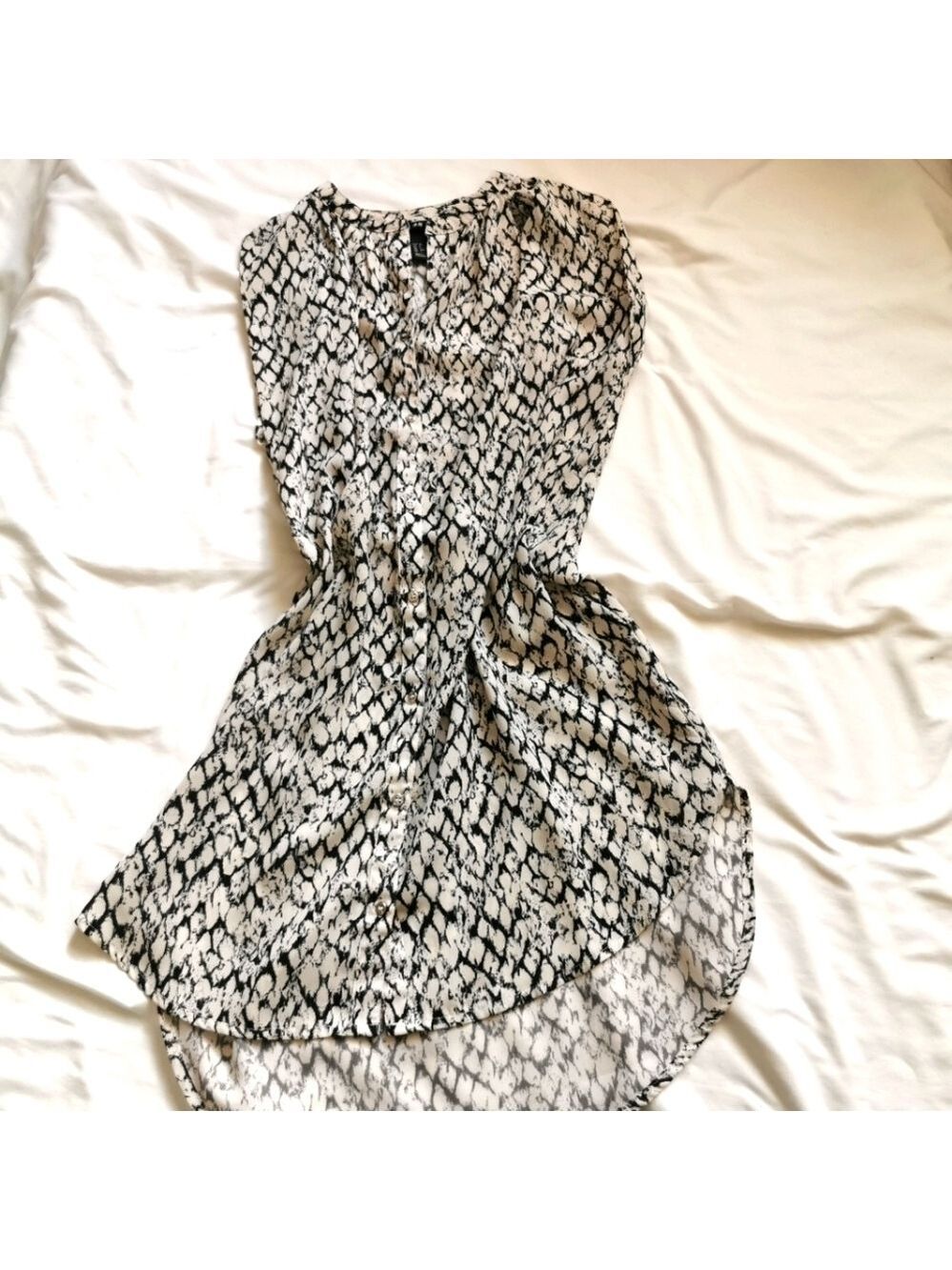 H&M Printed Tunic Top Sleeveless Dress Size 2 Black And White